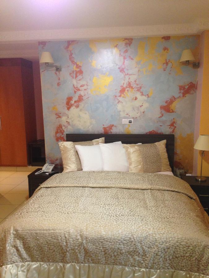 Noubou International Hotel Дуала Экстерьер фото