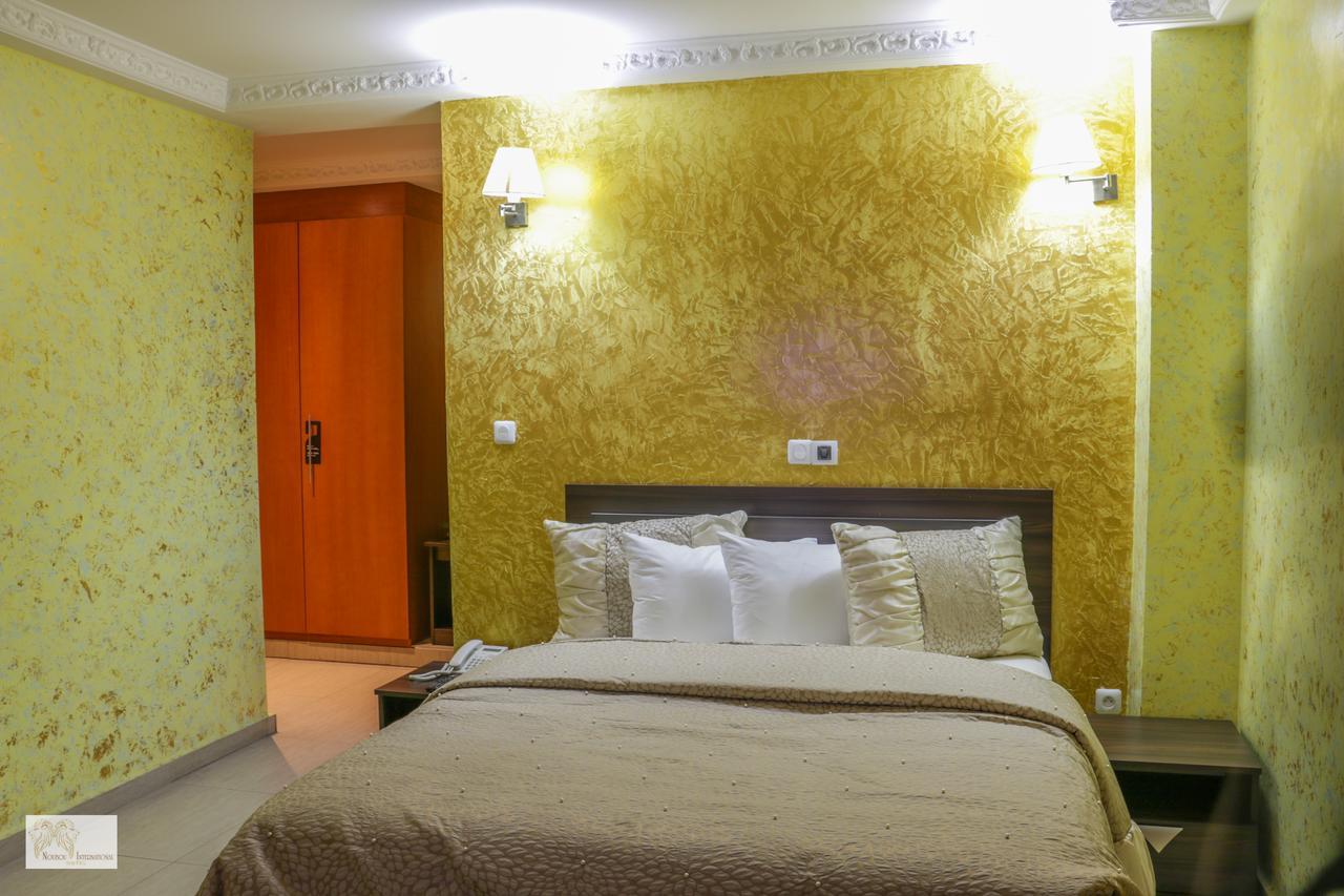 Noubou International Hotel Дуала Экстерьер фото
