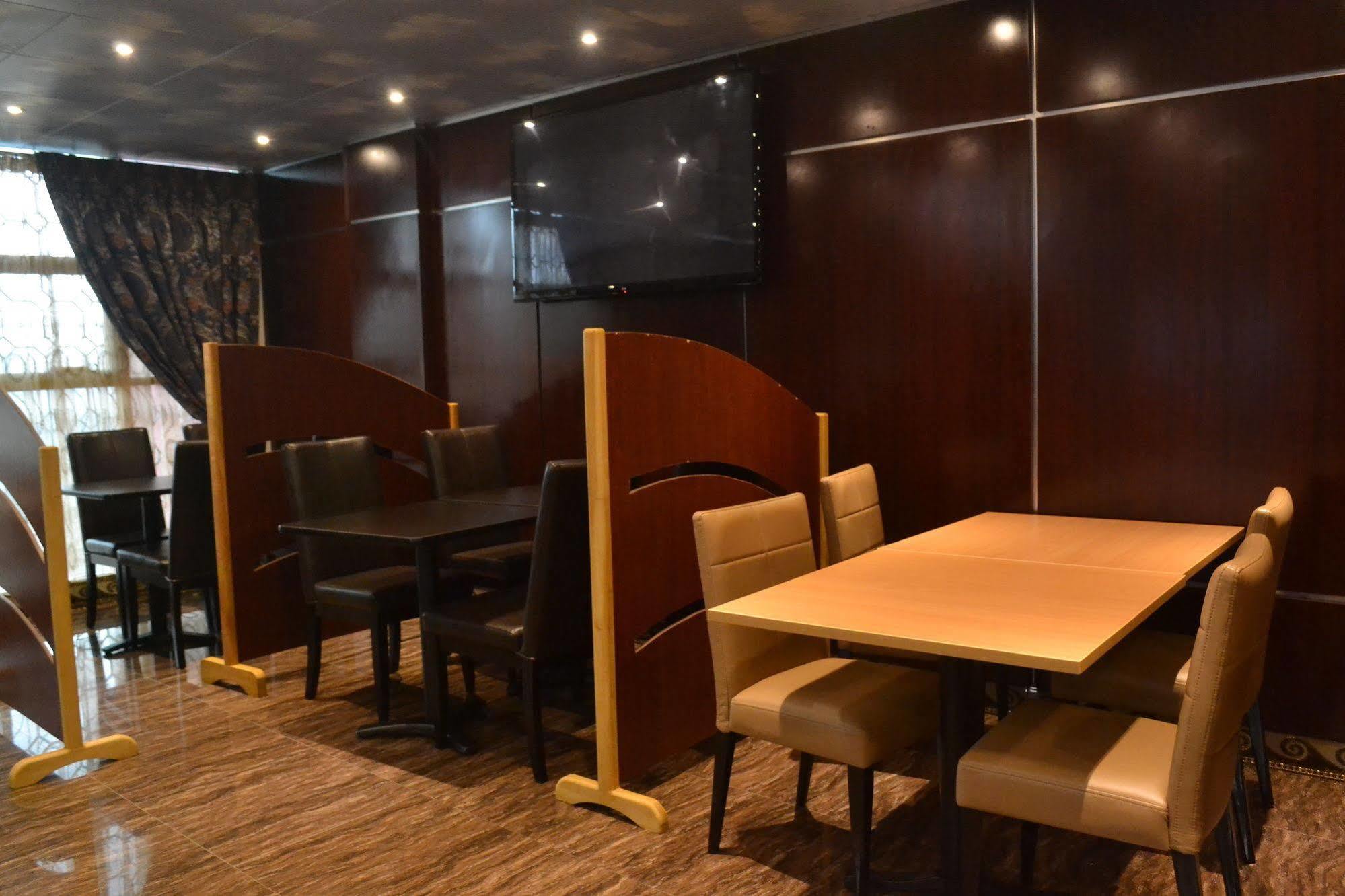 Noubou International Hotel Дуала Экстерьер фото