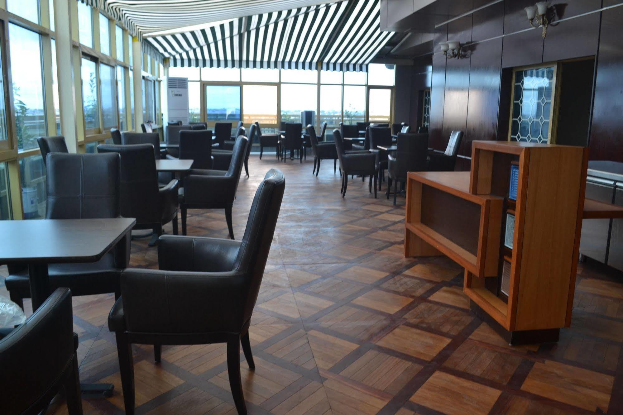 Noubou International Hotel Дуала Экстерьер фото