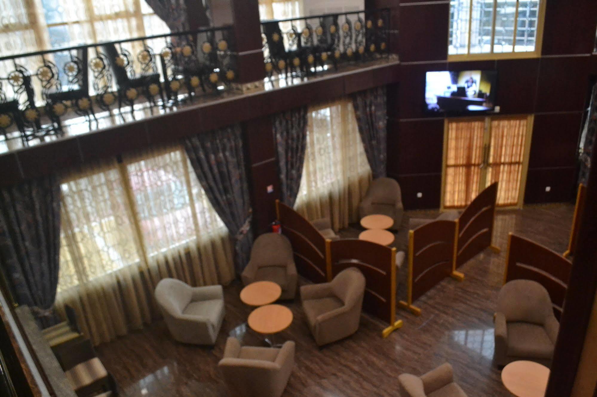 Noubou International Hotel Дуала Экстерьер фото